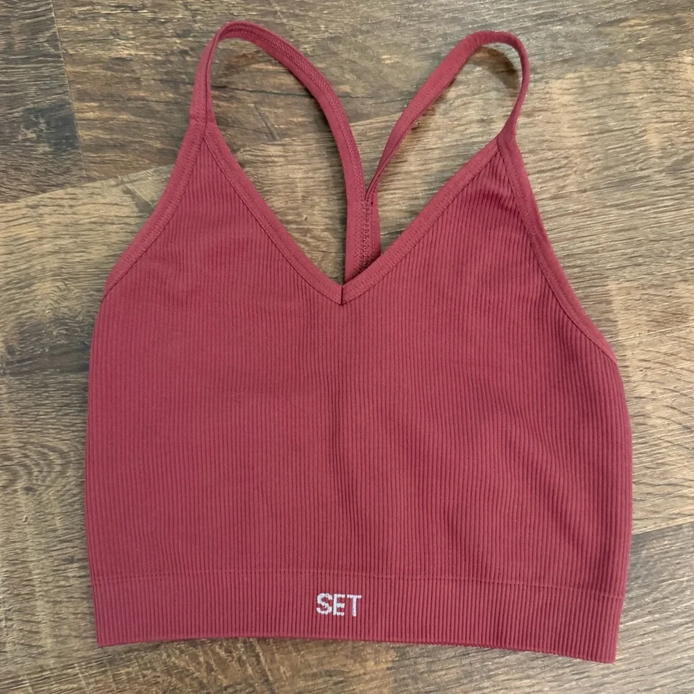 SET ACTIVE | Brand New, No Tags Sculptflex Ribbed V Bra in Maroon, Size XS
